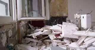 Демонтаж хрущевки в Сасово - удаление старых полов и стен по выгодной цене от 1775 рублей.